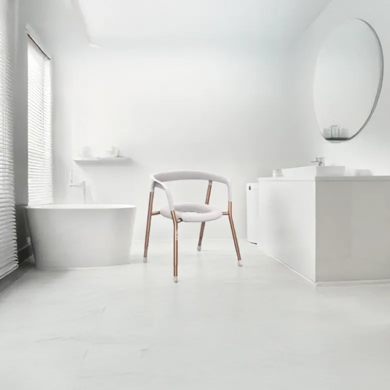 Chaise percée Let’s Help Me et son seau