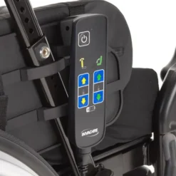 Fauteuil roulant Clematis Pro E-Tilt Invacare