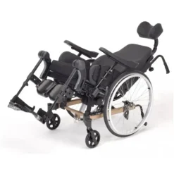 Fauteuil roulant Clematis Pro E-Tilt Invacare